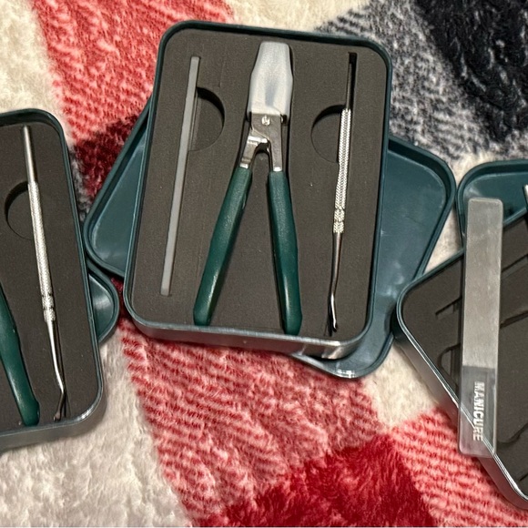 Reseller Bundle of Assorted Skincare, Hair and Beauty Products - Picture 4 of 4